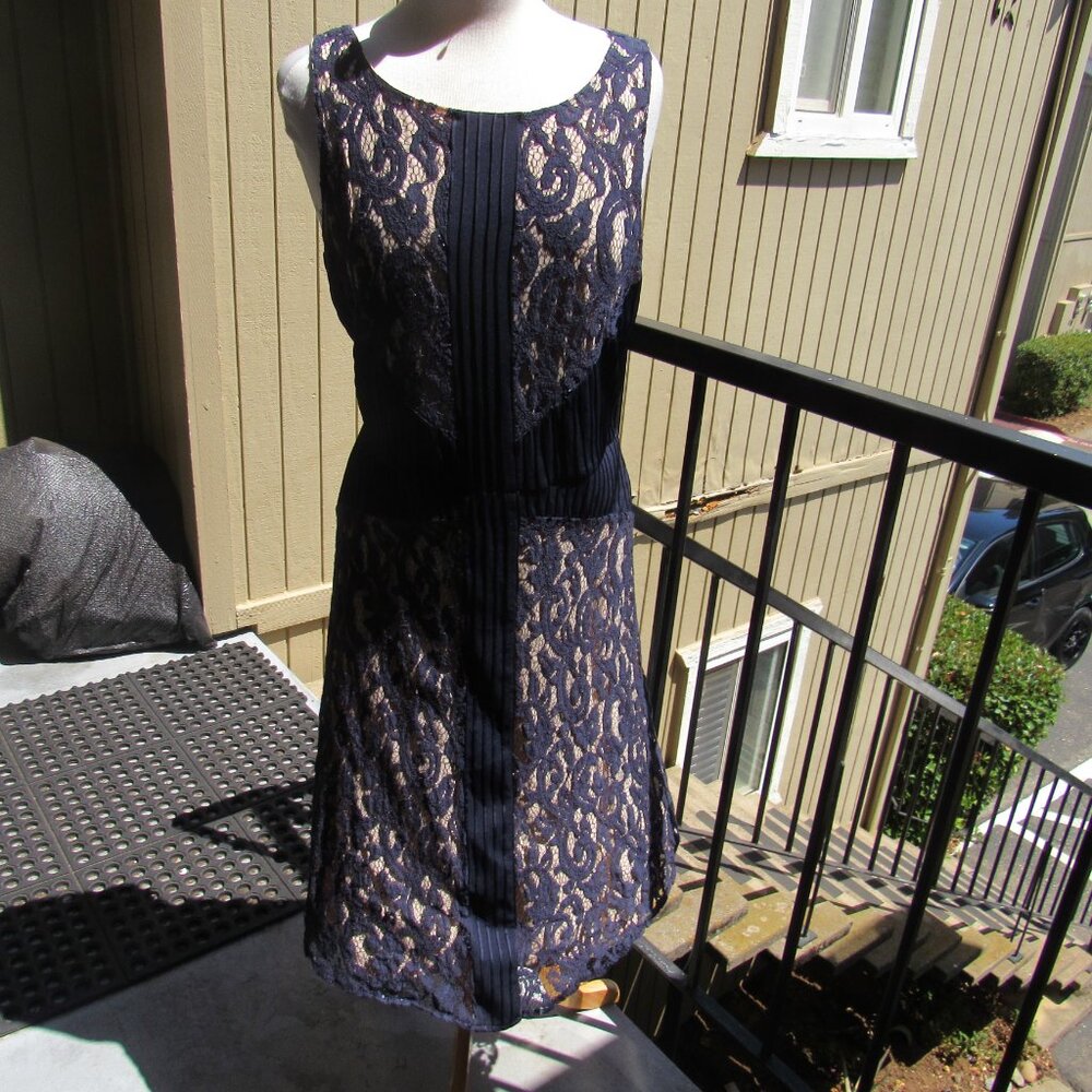 #162  NEW WOMEN'S FULL LACE NAVY DRESS BY  TAYLOR  (SIZE 16W)